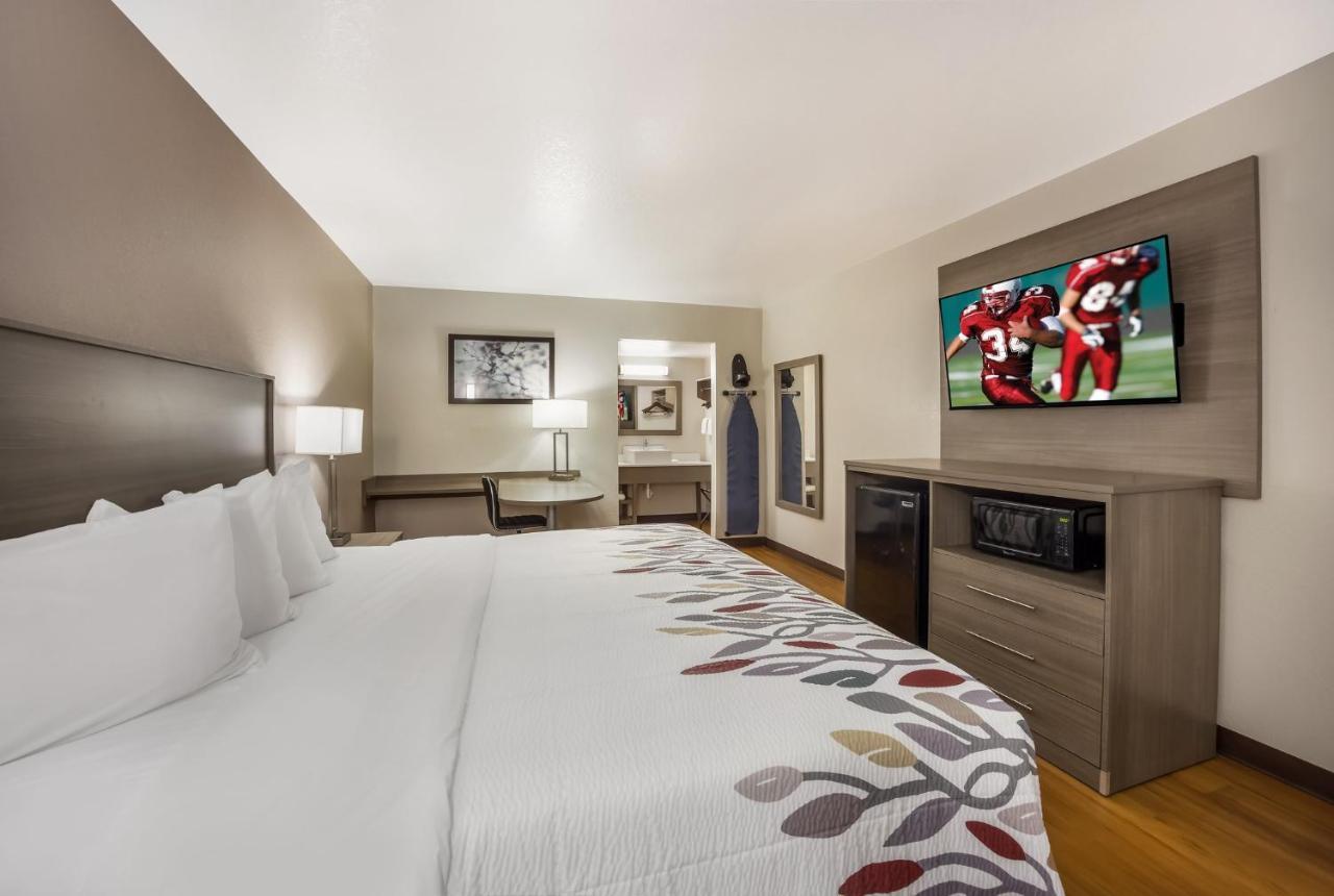 Red Roof Inn & Suites תומאסוויל מראה חיצוני תמונה