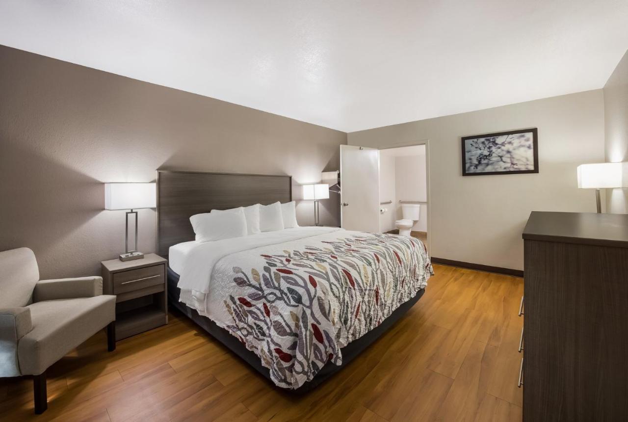 Red Roof Inn & Suites תומאסוויל מראה חיצוני תמונה