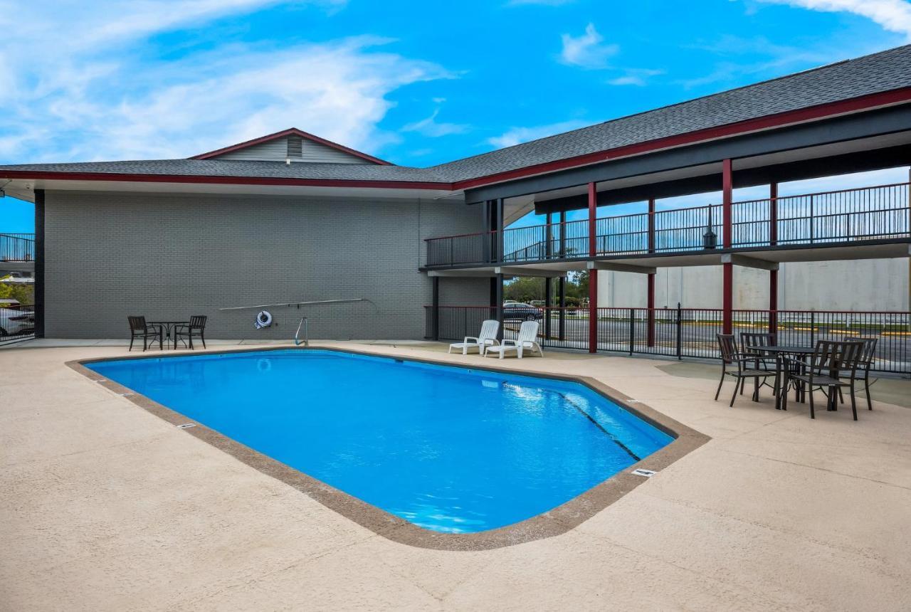 Red Roof Inn & Suites תומאסוויל מראה חיצוני תמונה